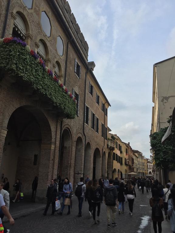 Dolly,tina & Anna, Tre Unita Distinte Padova